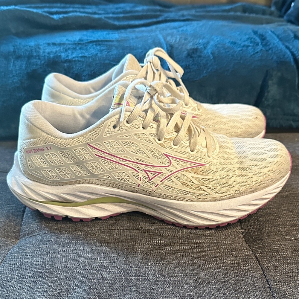 Mizuno Women's White Running Shoes